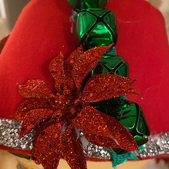 Gingerbread for your Head 🥰metal girl ready to celebrate jingle Bells too FUN🎩 - Picture 4 of 8